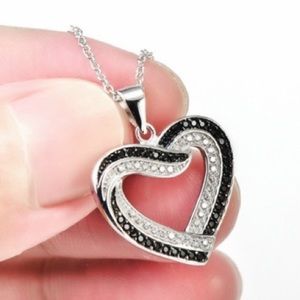 Stunning Black & White Crystal Heart Pendant Chain